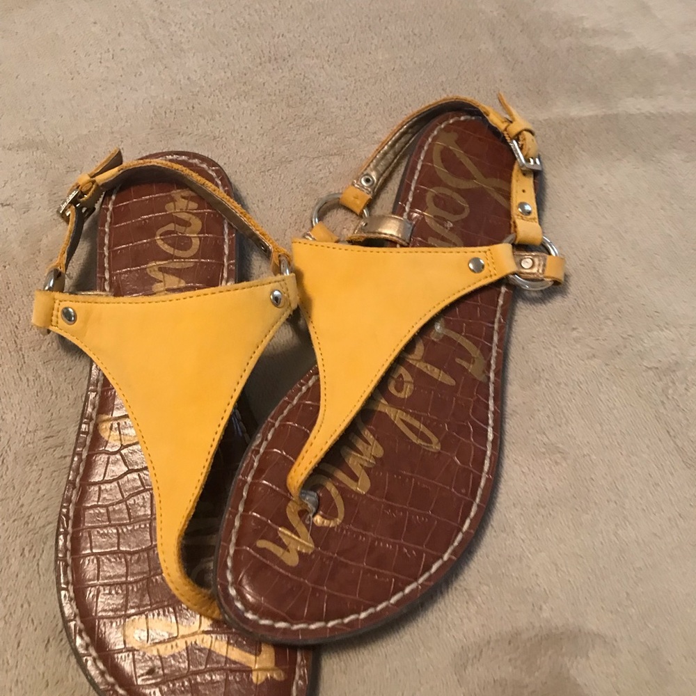 T-strap sandals